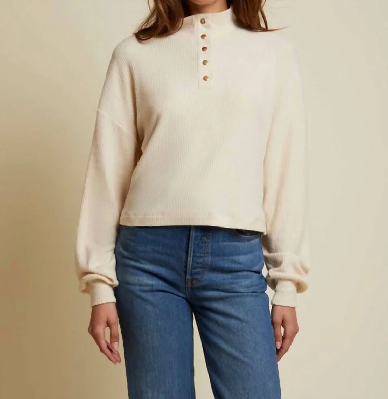 Evan Cropped Turtleneck Top In White Chocolate